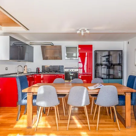 Loft Design On 3 Levels Near The Polytechnic Apartment